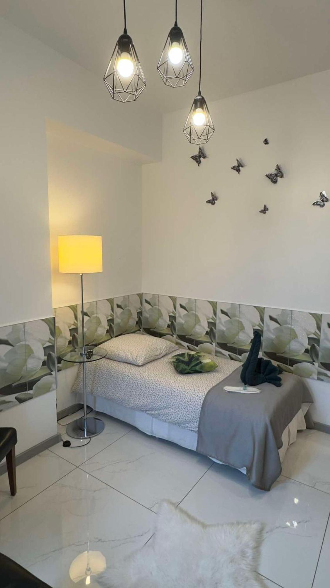 Hotel Azyl *