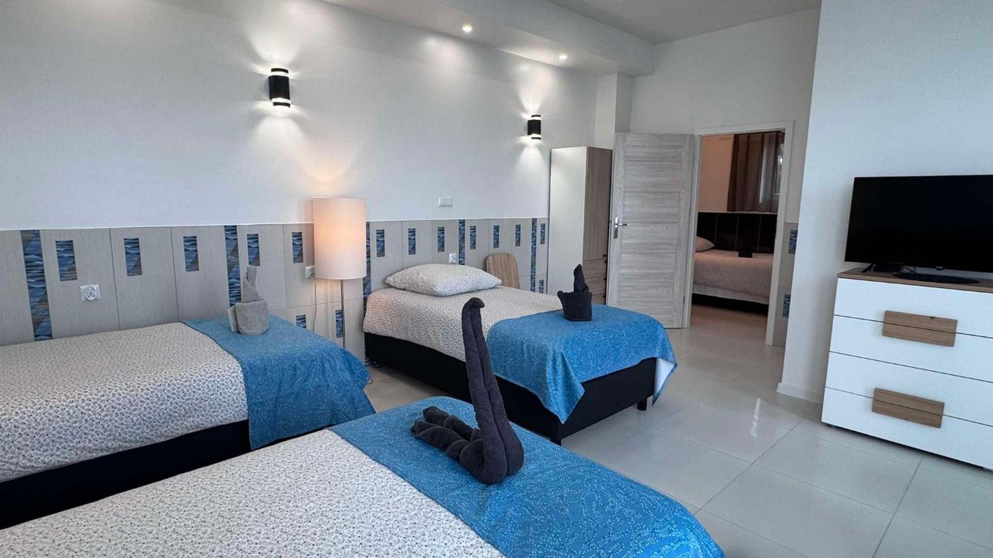 Hotel Azyl *